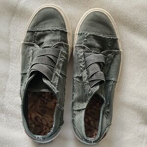 Stylish Gray Women's Sneakers